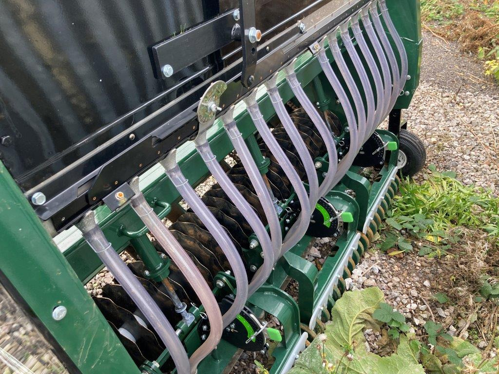 Turfco TriWave™ 60 Overseeder - Macchina per la semina: foto 4 Turfco TriWave™ 60 Overseeder - Macchina per la semina: foto 4