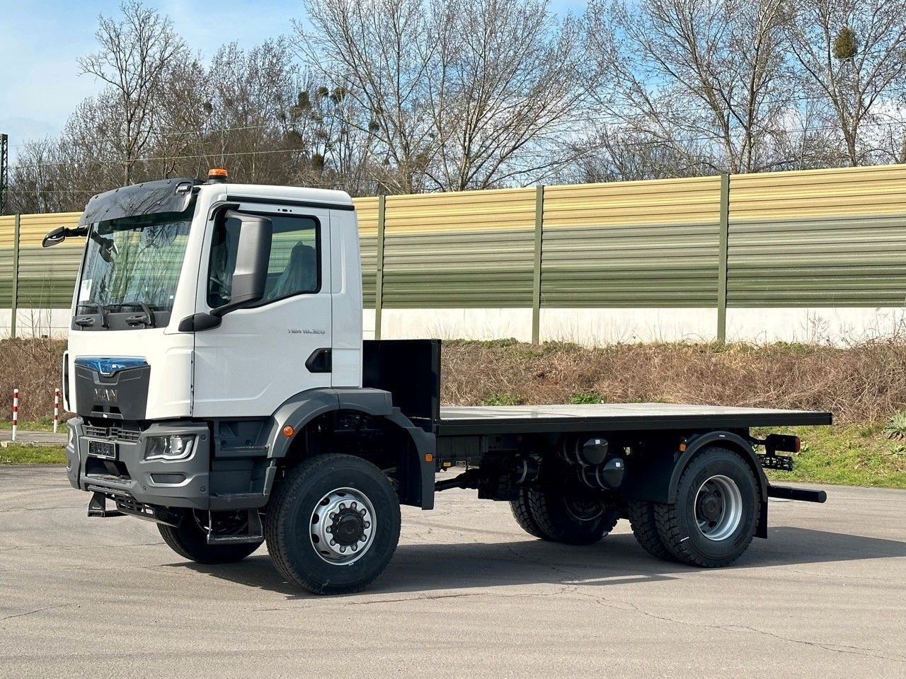 MAN TGM 18.320 4x4 Euro 6e Plato - Autocarro con pianale/ Cassone fisso: foto 2 MAN TGM 18.320 4x4 Euro 6e Plato - Autocarro con pianale/ Cassone fisso: foto 2