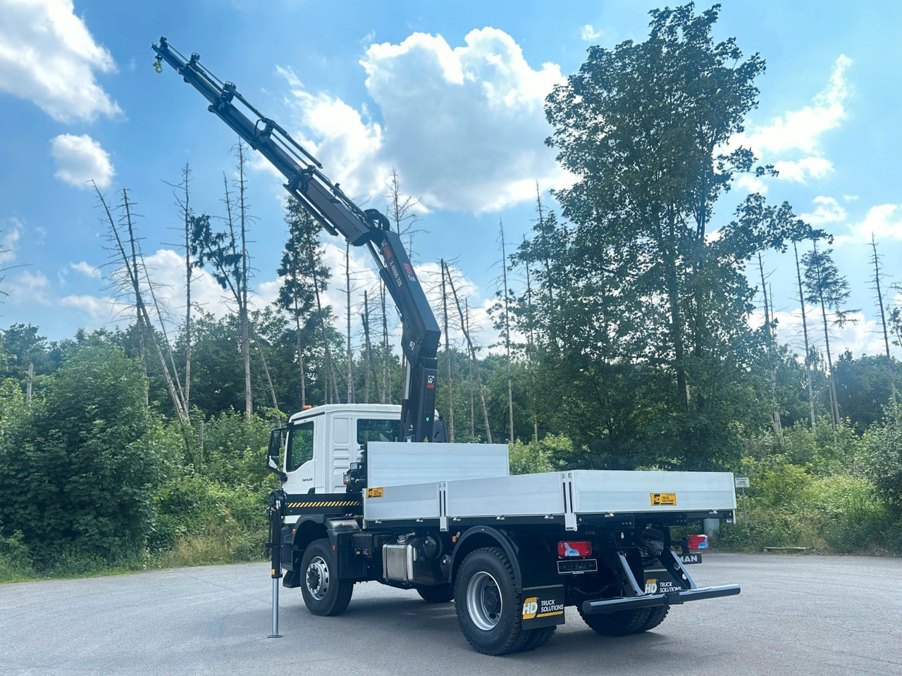 MAN TGM 18.320 4x4 Euro 6e Pritsche Hiab 228-4 Kran - Autocarro con pianale/ Cassone fisso, Camion con gru: foto 4 MAN TGM 18.320 4x4 Euro 6e Pritsche Hiab 228-4 Kran - Autocarro con pianale/ Cassone fisso, Camion con gru: foto 4