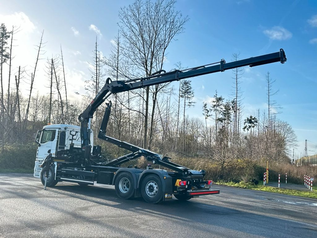 MAN TGS 26.470 6x2 Abrollkipper + Kran Hiab 138-3 - Autocarro scarrabile, Camion con gru: foto 4 MAN TGS 26.470 6x2 Abrollkipper + Kran Hiab 138-3 - Autocarro scarrabile, Camion con gru: foto 4