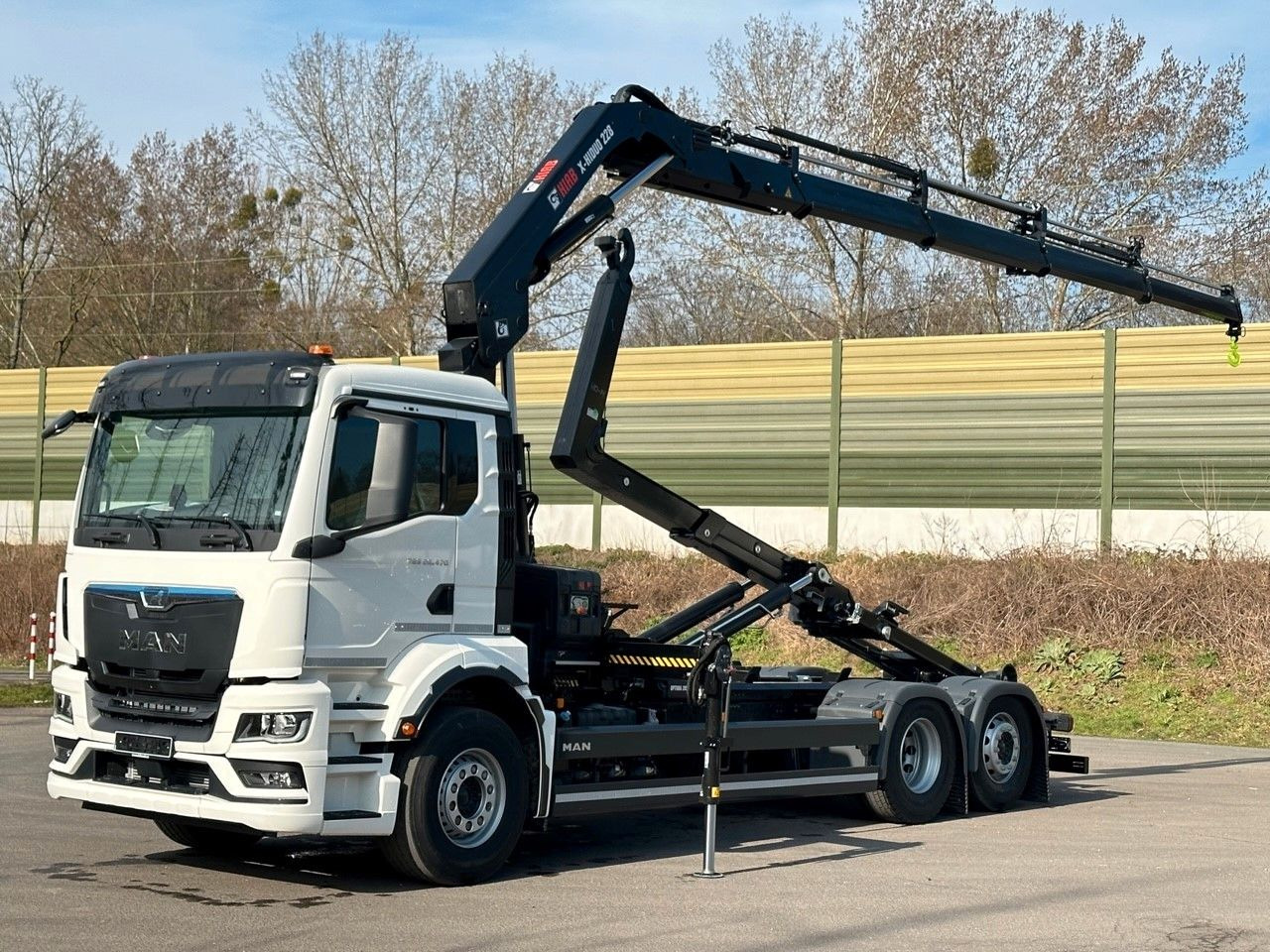 MAN TGS 26.470 6x2 Abrollkipper + Kran Hiab 228-4 - Autocarro scarrabile, Camion con gru: foto 1 MAN TGS 26.470 6x2 Abrollkipper + Kran Hiab 228-4 - Autocarro scarrabile, Camion con gru: foto 1