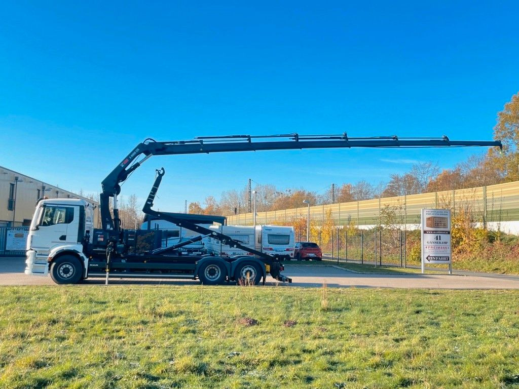 MAN TGS 26.470 6x2 Abrollkipper + Kran Hiab 228-6 - Autocarro scarrabile, Camion con gru: foto 3 MAN TGS 26.470 6x2 Abrollkipper + Kran Hiab 228-6 - Autocarro scarrabile, Camion con gru: foto 3