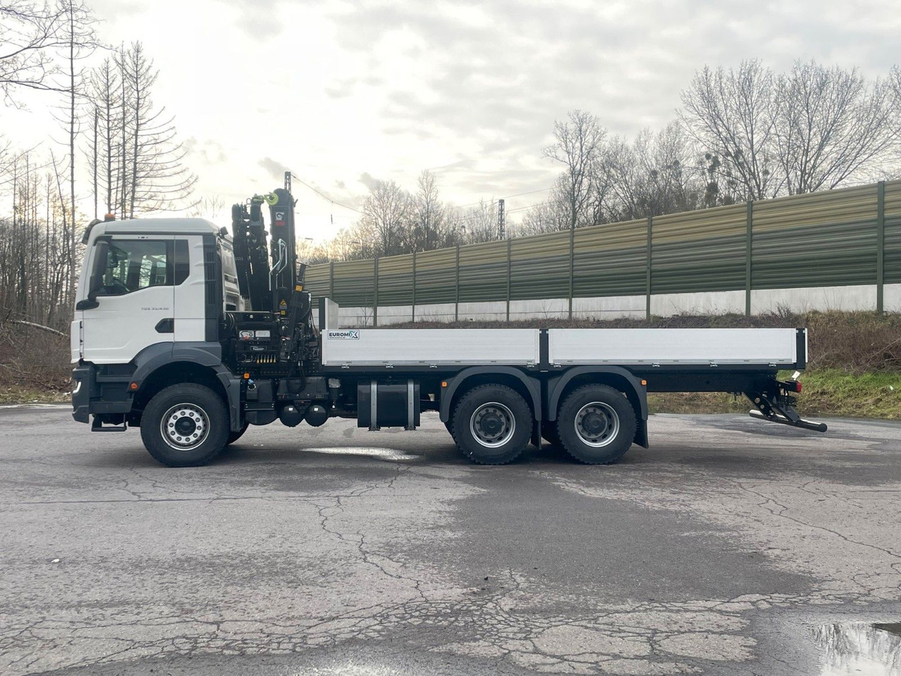 MAN TGS 33.440 6x4 Kran HIAB 138-3 - Autocarro con pianale/ Cassone fisso, Camion con gru: foto 4 MAN TGS 33.440 6x4 Kran HIAB 138-3 - Autocarro con pianale/ Cassone fisso, Camion con gru: foto 4