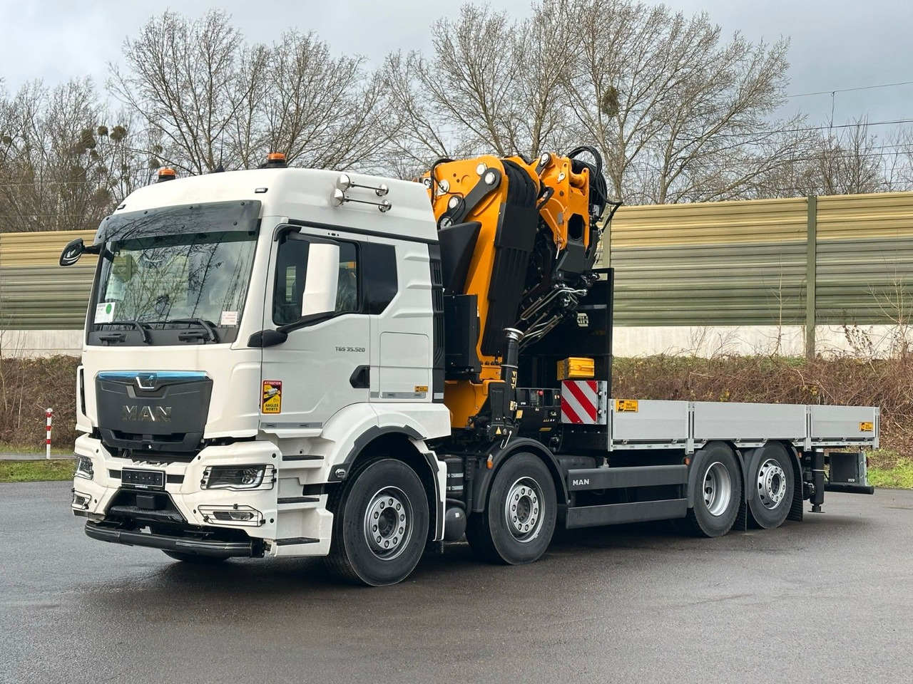 MAN TGS 35.520 8X2 Hiab EFFER 955-8s +Jib 6s - Autocarro con pianale/ Cassone fisso, Camion con gru: foto 3 MAN TGS 35.520 8X2 Hiab EFFER 955-8s +Jib 6s - Autocarro con pianale/ Cassone fisso, Camion con gru: foto 3