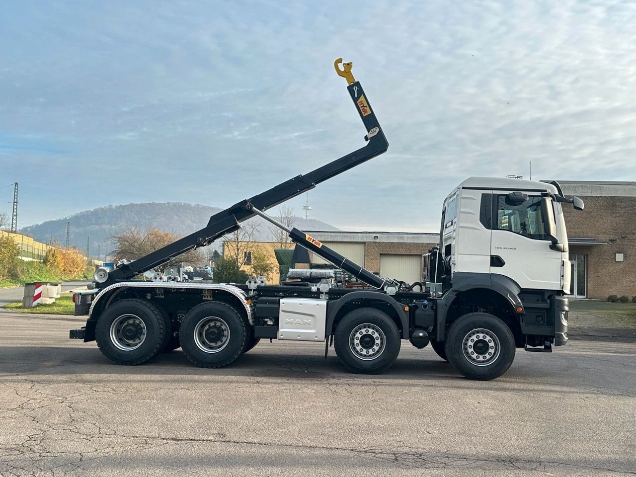 Autocarro scarrabile MAN TGS 35.520 8x4 Euro6e Hyva 26-55 Abrollkipper: foto 12