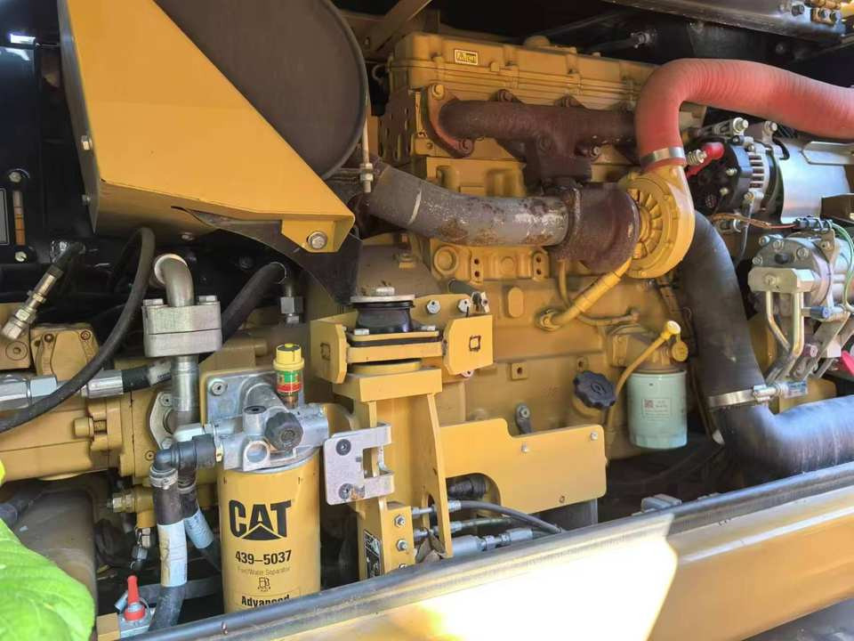 Beautiful High Quality Second-Hand CAT M315D2 Wheel Excavator Used Digger Machinery Engine After-sales Warranty Service - Escavatore gommato: foto 4 Beautiful High Quality Second-Hand CAT M315D2 Wheel Excavator Used Digger Machinery Engine After-sales Warranty Service - Escavatore gommato: foto 4