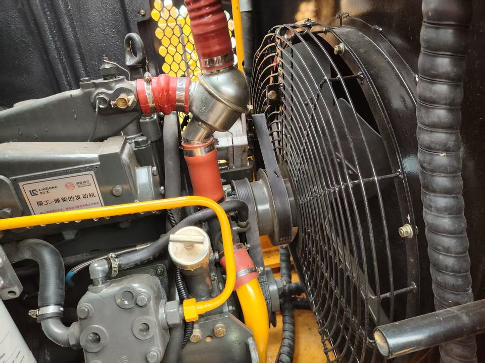 Good Condition 835 836 856 856H 862 856H Liugong 2023 Year Used 5tons Wheel Loader Second Hand Front End Loader - Pala gommata: foto 5 Good Condition 835 836 856 856H 862 856H Liugong 2023 Year Used 5tons Wheel Loader Second Hand Front End Loader - Pala gommata: foto 5