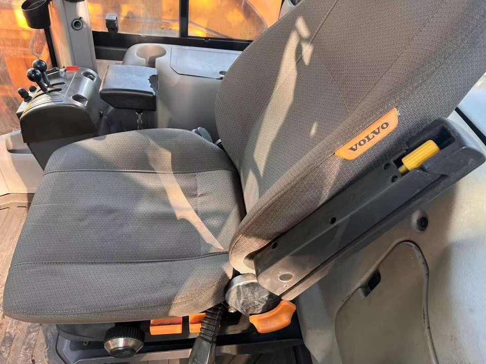 Good Condition Used L120Gz Wheel Loader VOLVO Used VOLVO L120G Loader Used Wheel Loader for Sale - Pala gommata: foto 3 Good Condition Used L120Gz Wheel Loader VOLVO Used VOLVO L120G Loader Used Wheel Loader for Sale - Pala gommata: foto 3