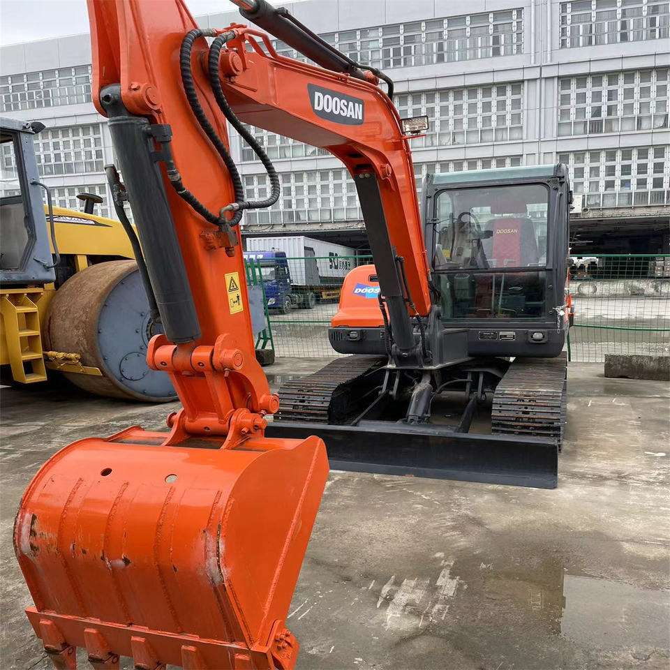 Original Color Used Doosan Dx55 Mini Excavator Used 5 Ton 5.5ton Mini Doosan Excavator for Sale Used Doosan Dx55-9c - Miniescavatore: foto 2 Original Color Used Doosan Dx55 Mini Excavator Used 5 Ton 5.5ton Mini Doosan Excavator for Sale Used Doosan Dx55-9c - Miniescavatore: foto 2