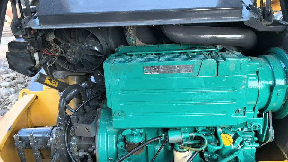 Preferential Price Used Volvo L20F Small Skid Steer Loader Secondhand VOLVO L20f Mini Wheel Loader in Good Condition for Sale - Pala gommata: foto 4 Preferential Price Used Volvo L20F Small Skid Steer Loader Secondhand VOLVO L20f Mini Wheel Loader in Good Condition for Sale - Pala gommata: foto 4