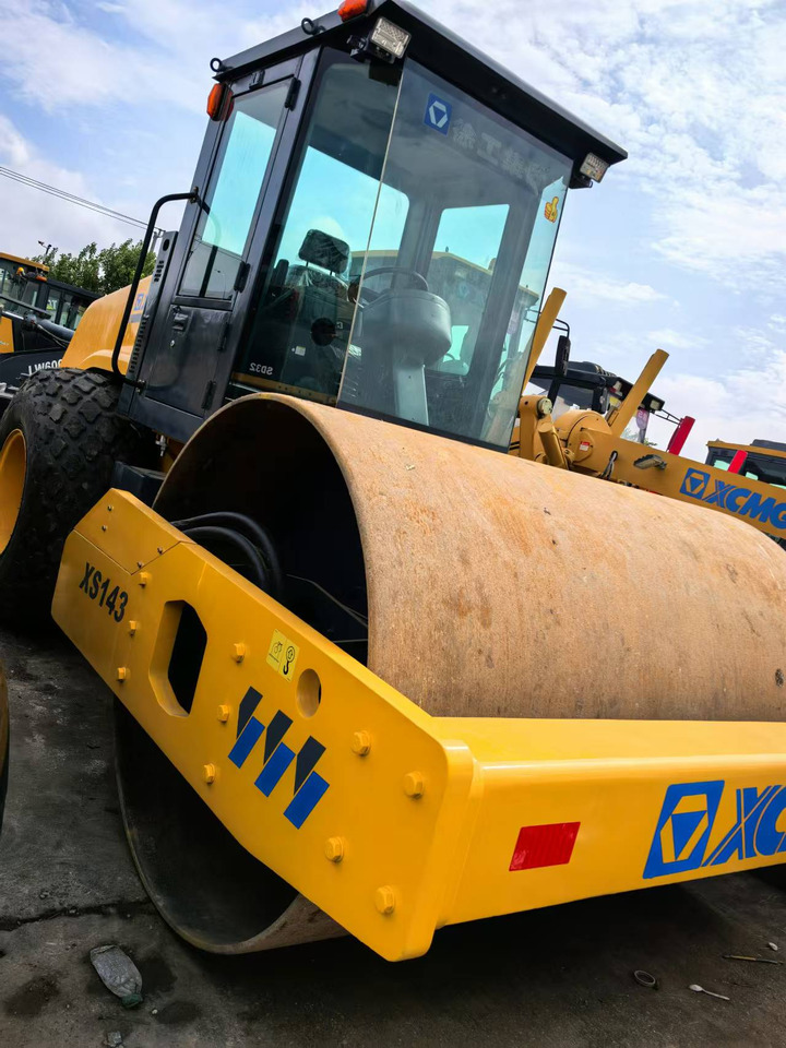 XCMG XS143 - Rullo compattatore/ Rullo compressore: foto 1 XCMG XS143 - Rullo compattatore/ Rullo compressore: foto 1