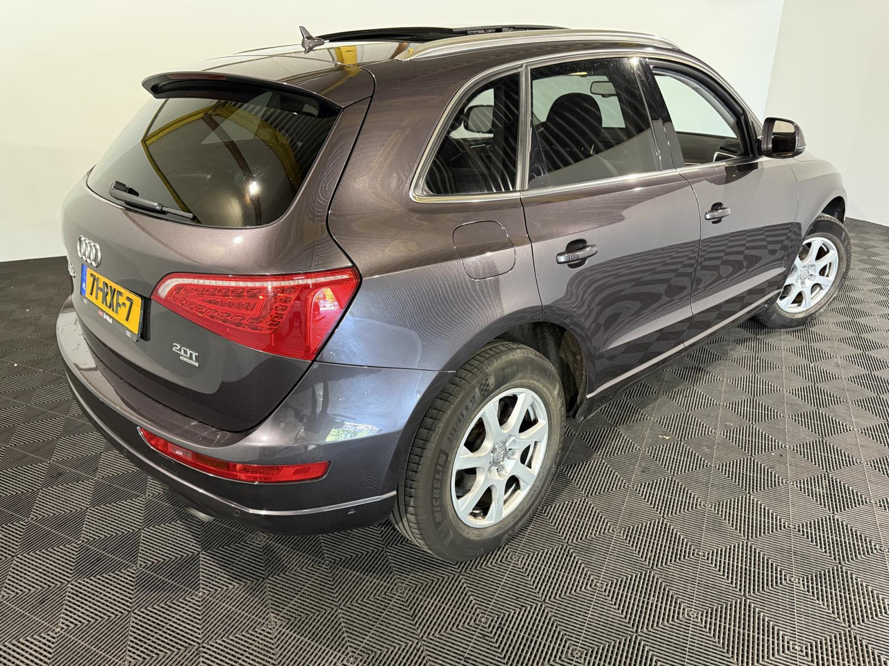 Audi Q5 2.0 TFSI Quattro | 2010 | 291.690 km | 71-RXF-7 | - SUV/ Fuoristrada: foto 3 Audi Q5 2.0 TFSI Quattro | 2010 | 291.690 km | 71-RXF-7 | - SUV/ Fuoristrada: foto 3