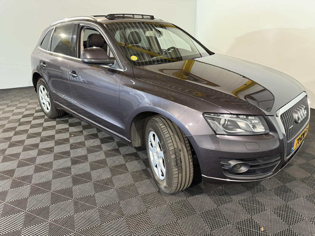 Audi Q5 2.0 TFSI Quattro | 2010 | 291.690 km | 71-RXF-7 | - SUV/ Fuoristrada: foto 4 Audi Q5 2.0 TFSI Quattro | 2010 | 291.690 km | 71-RXF-7 | - SUV/ Fuoristrada: foto 4