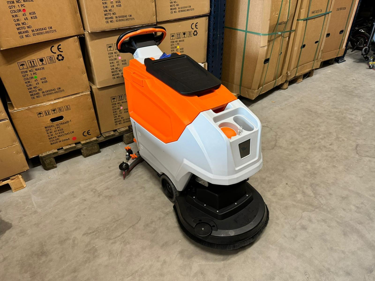 CHANCEE XMD 50/50C VEEGMACHINE NIEUW - Macchina per la pulizia: foto 1 CHANCEE XMD 50/50C VEEGMACHINE NIEUW - Macchina per la pulizia: foto 1
