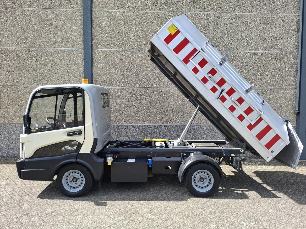 Goupil G5 Elektrische Stratenreinigingsmachine T-92-BSX - Veicolo utilitario elettrico: foto 3 Goupil G5 Elektrische Stratenreinigingsmachine T-92-BSX - Veicolo utilitario elettrico: foto 3