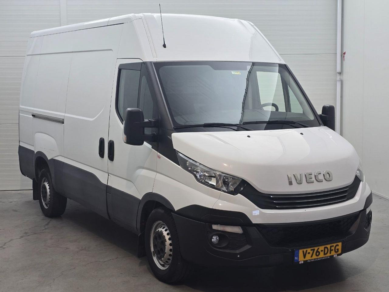 Iveco Daily 35S14V 2.3 352 H3 L | 2017 | 218.863 km | Automaat | V76DFG | NAP: Geen oordeel - Furgone chiuso: foto 2 Iveco Daily 35S14V 2.3 352 H3 L | 2017 | 218.863 km | Automaat | V76DFG | NAP: Geen oordeel - Furgone chiuso: foto 2