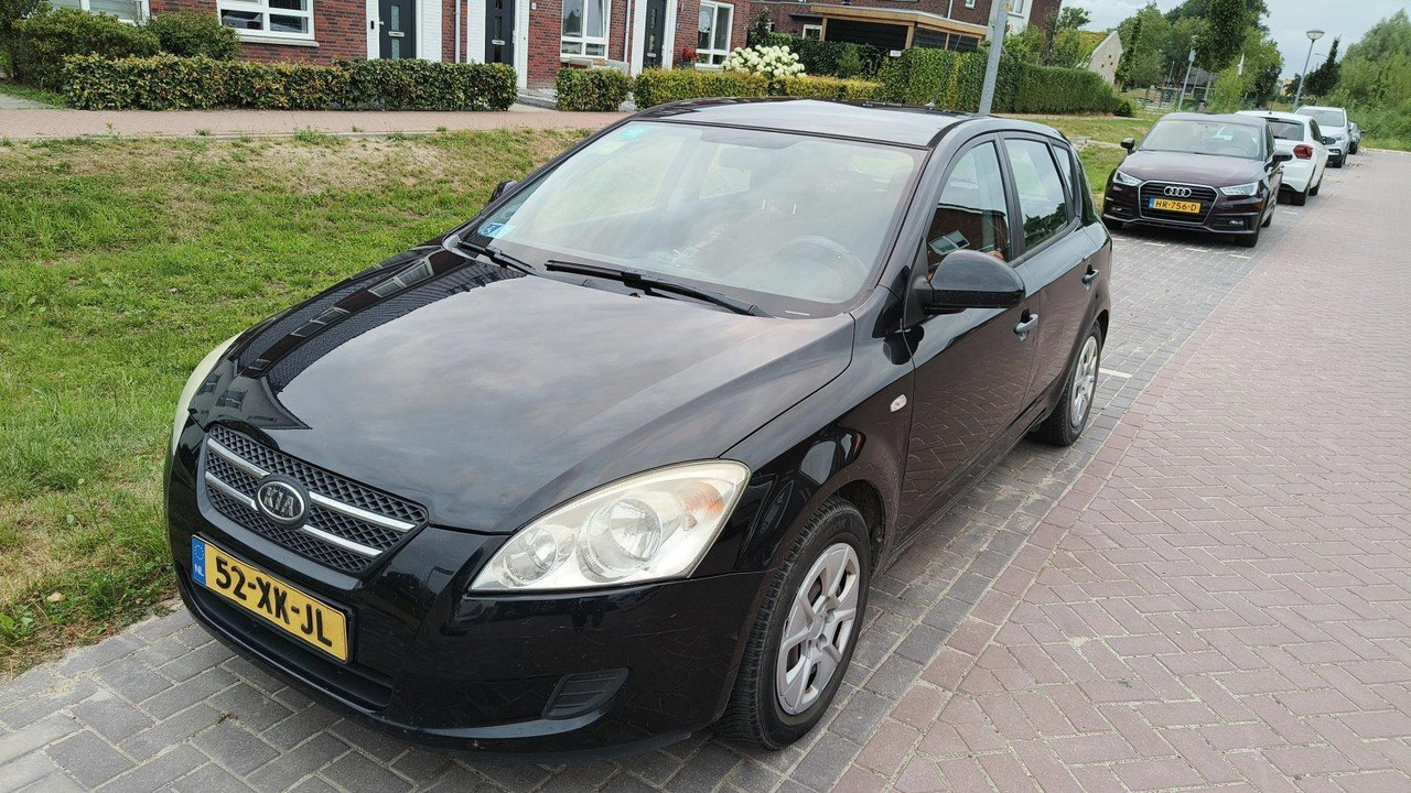 Kia cee'd | 1.6 X-tra | 2007 | 348.934km | 52-XK-JL - Hatchback: foto 1 Kia cee'd | 1.6 X-tra | 2007 | 348.934km | 52-XK-JL - Hatchback: foto 1