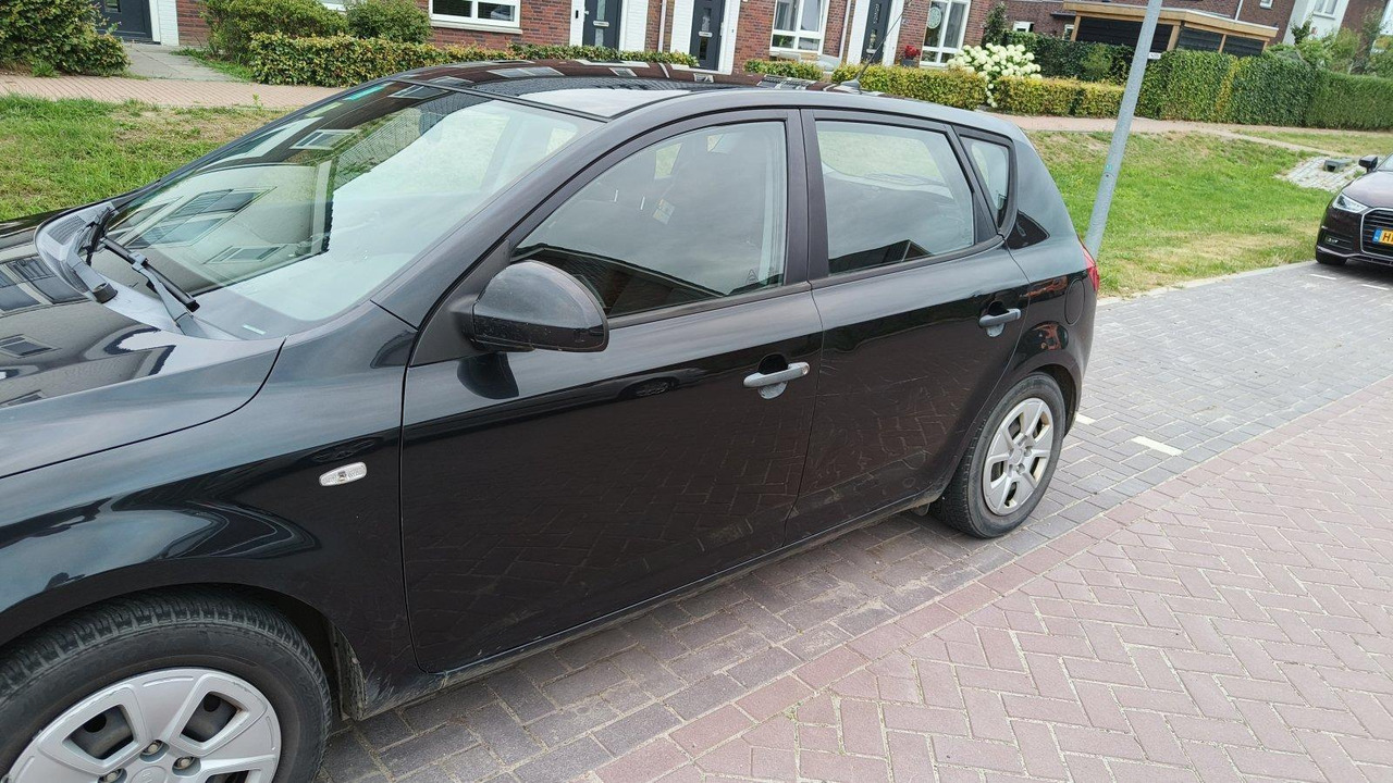 Kia cee'd | 1.6 X-tra | 2007 | 348.934km | 52-XK-JL - Hatchback: foto 4 Kia cee'd | 1.6 X-tra | 2007 | 348.934km | 52-XK-JL - Hatchback: foto 4