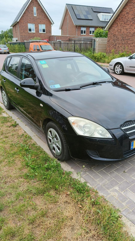 Kia cee'd | 1.6 X-tra | 2007 | 348.934km | 52-XK-JL - Hatchback: foto 3 Kia cee'd | 1.6 X-tra | 2007 | 348.934km | 52-XK-JL - Hatchback: foto 3