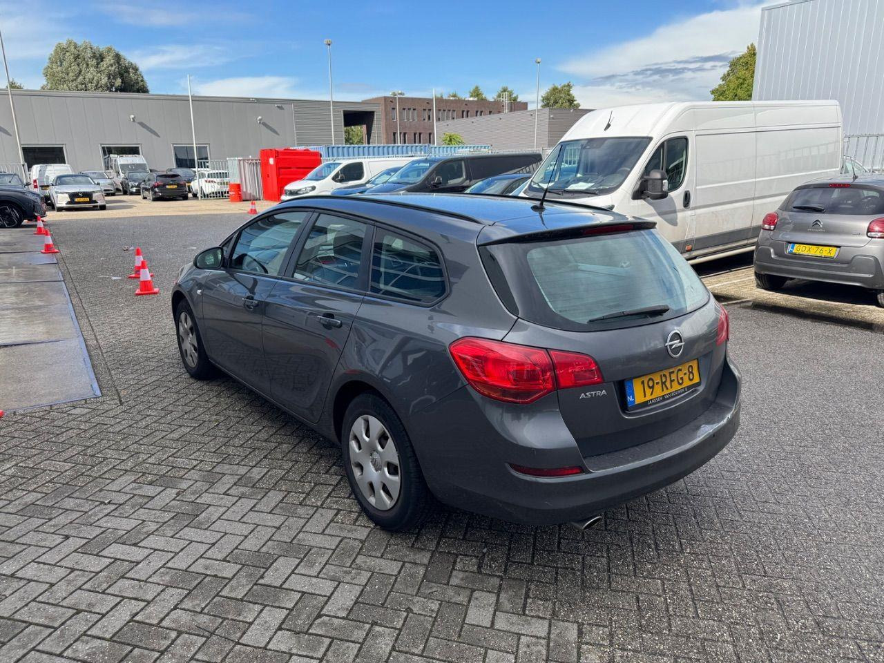 Opel Astra Sports Tourer 1.4 Turbo Edition | 2011 | 251.699 km | 19RFG8 | NAP: Logisch - Autovettura: foto 3 Opel Astra Sports Tourer 1.4 Turbo Edition | 2011 | 251.699 km | 19RFG8 | NAP: Logisch - Autovettura: foto 3