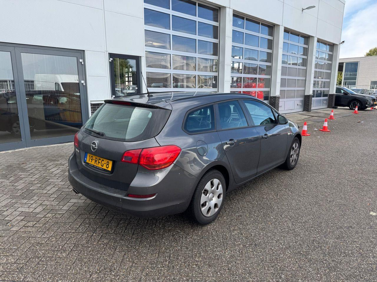 Opel Astra Sports Tourer 1.4 Turbo Edition | 2011 | 251.699 km | 19RFG8 | NAP: Logisch - Autovettura: foto 4 Opel Astra Sports Tourer 1.4 Turbo Edition | 2011 | 251.699 km | 19RFG8 | NAP: Logisch - Autovettura: foto 4