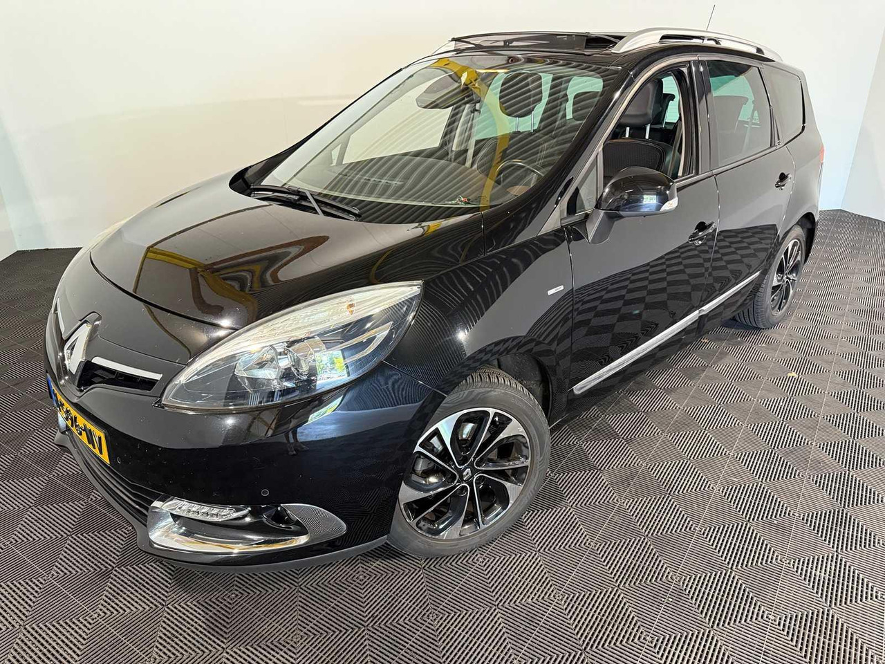 Renault Grand Scénic 1.2 Tce Bose | 2016 | 118.319 km | H-596-NV - Autovettura: foto 1 Renault Grand Scénic 1.2 Tce Bose | 2016 | 118.319 km | H-596-NV - Autovettura: foto 1