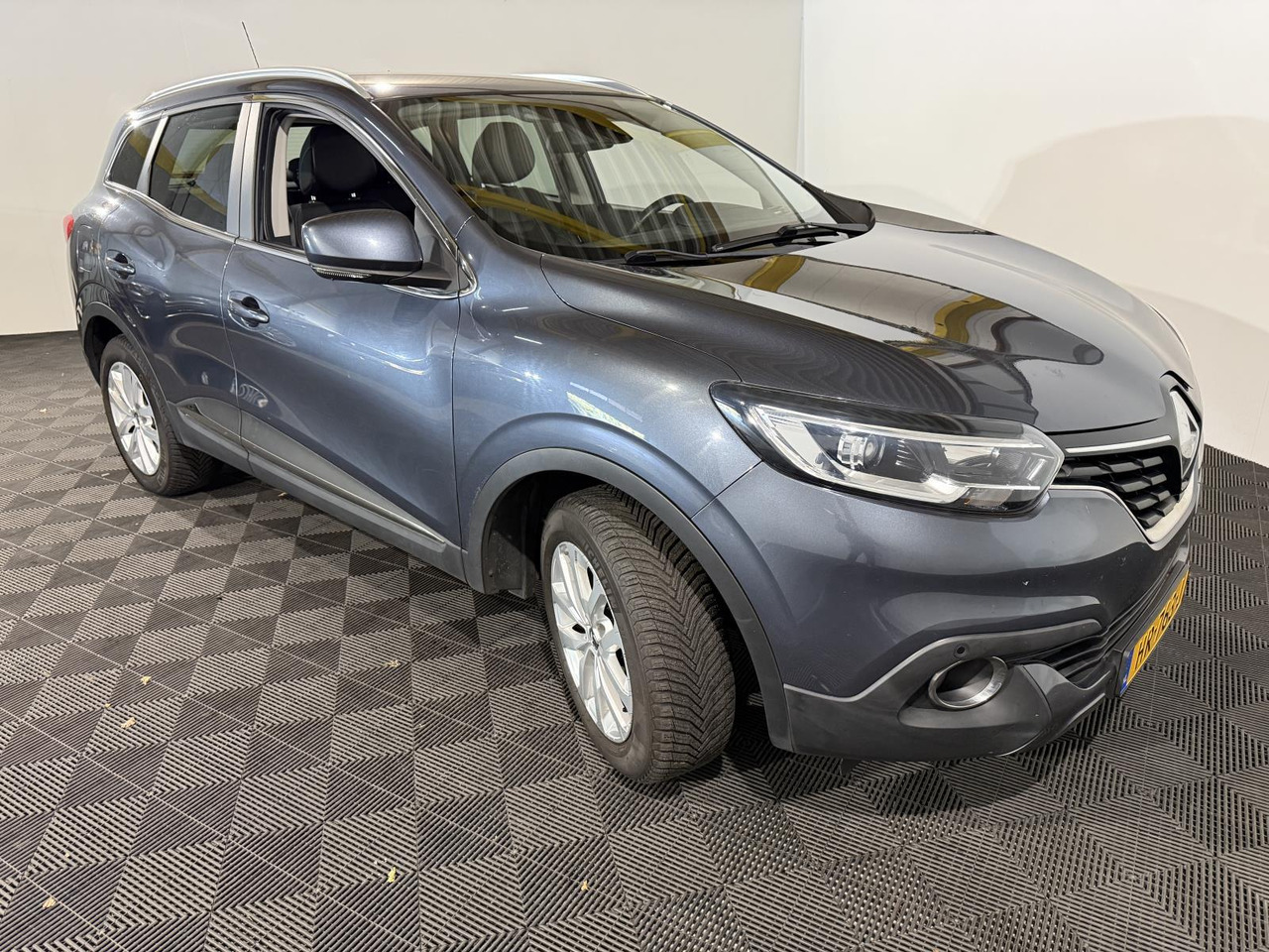 Renault | Kadjar | 1.2 TCe Intens | 2015 | 187.621 km | HR763J | Logisch - SUV/ Fuoristrada: foto 5 Renault | Kadjar | 1.2 TCe Intens | 2015 | 187.621 km | HR763J | Logisch - SUV/ Fuoristrada: foto 5