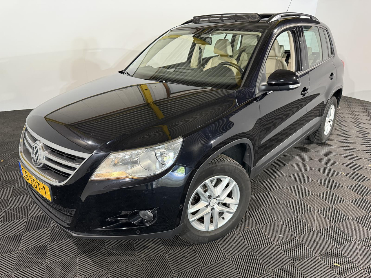 Volkswagen | Tiguan | 1.4 TSI Comfort&Design | 2011 | 236.671 km | 28RDT1 | Logisch - SUV/ Fuoristrada: foto 1 Volkswagen | Tiguan | 1.4 TSI Comfort&Design | 2011 | 236.671 km | 28RDT1 | Logisch - SUV/ Fuoristrada: foto 1