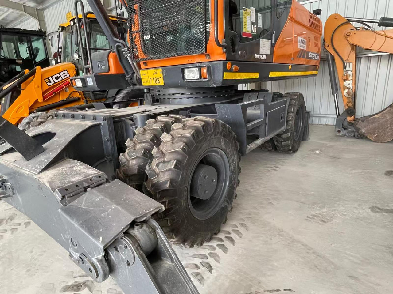 DOOSAN DX210 - Escavatore gommato: foto 4 DOOSAN DX210 - Escavatore gommato: foto 4