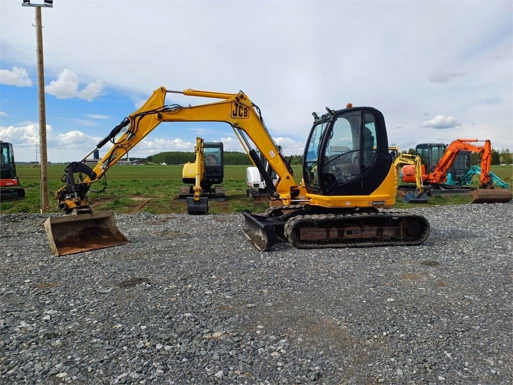 JCB 8080 Engconin pyörittäjällä - Miniescavatore: foto 2 JCB 8080 Engconin pyörittäjällä - Miniescavatore: foto 2