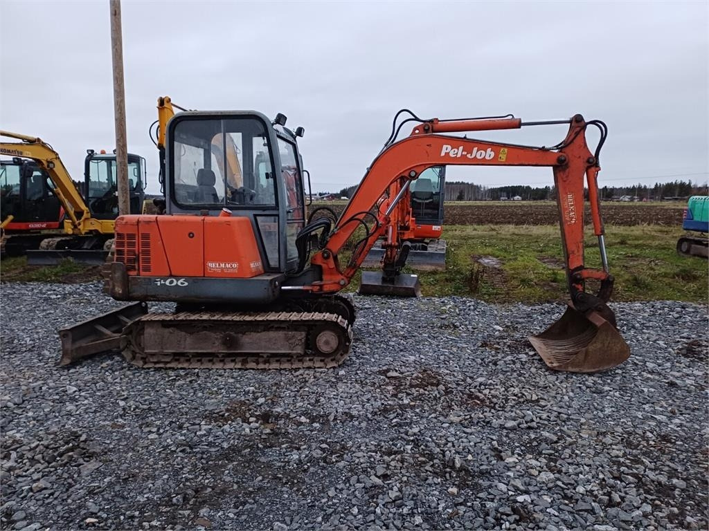 Pel-Job EB406 rautateloilla. Kolme kauhaa - Miniescavatore: foto 4 Pel-Job EB406 rautateloilla. Kolme kauhaa - Miniescavatore: foto 4