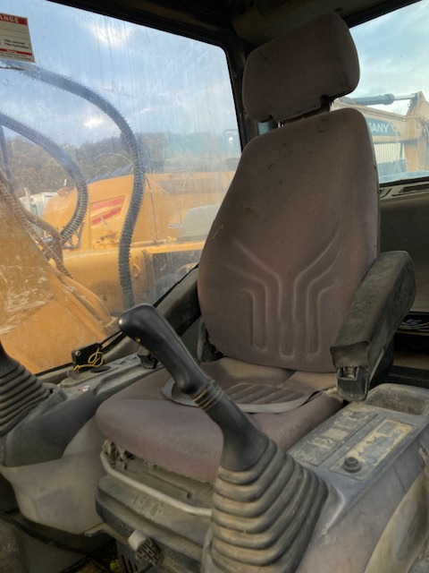 PELLE SUR CHENILLES SANY SY 135 C - Escavatore cingolato: foto 5 PELLE SUR CHENILLES SANY SY 135 C - Escavatore cingolato: foto 5