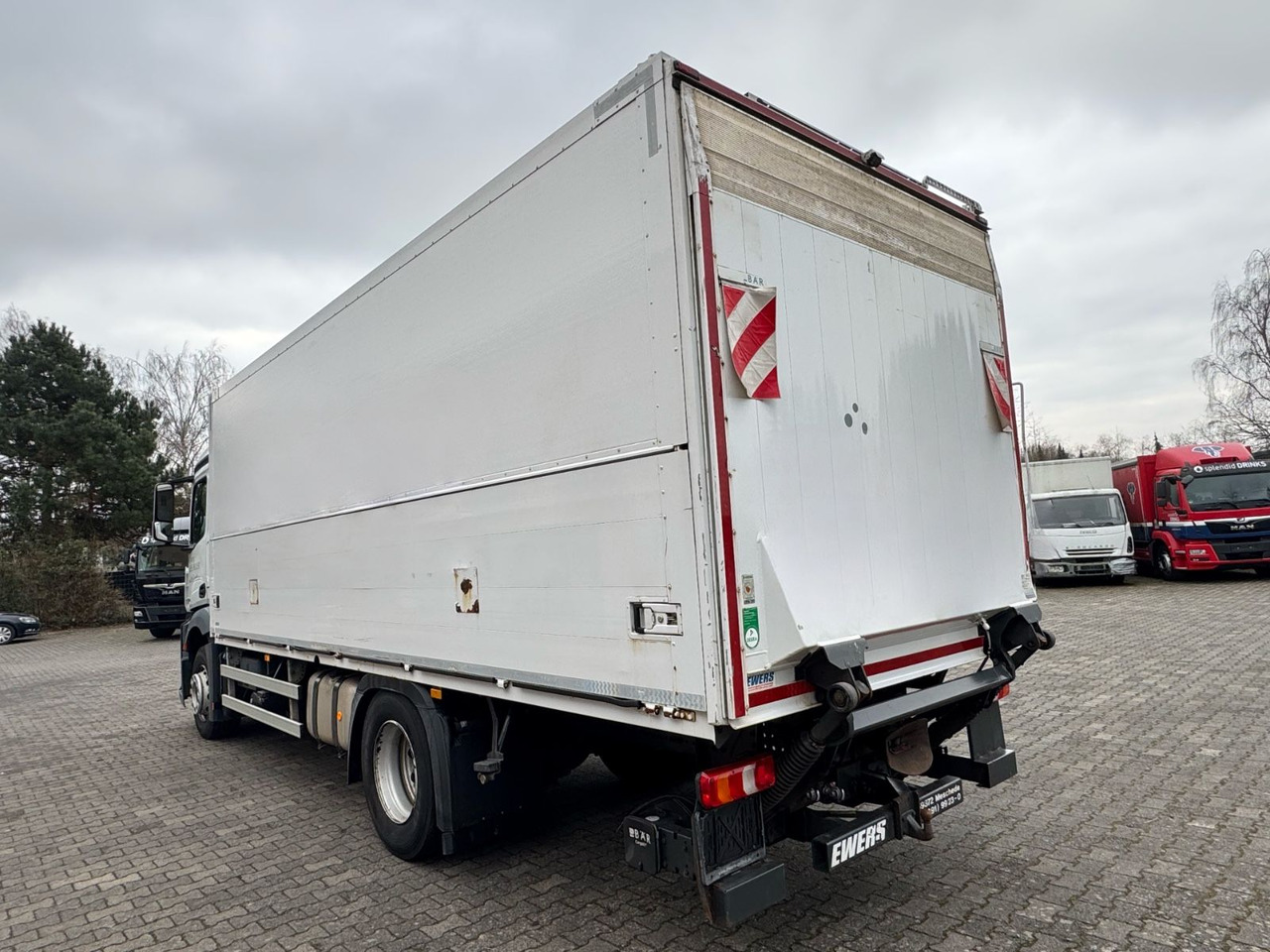 Mercedes-Benz Antos 1836L/4x2/2t.LBW/2xAHK/aus.1Hand/16.Pal. - Autocarro trasporto di bevande: foto 5 Mercedes-Benz Antos 1836L/4x2/2t.LBW/2xAHK/aus.1Hand/16.Pal. - Autocarro trasporto di bevande: foto 5