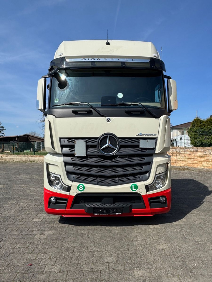 Mercedes-Benz Actros 1848/GIGA/Retarder/2xBett/2instock - Trattore stradale: foto 2 Mercedes-Benz Actros 1848/GIGA/Retarder/2xBett/2instock - Trattore stradale: foto 2