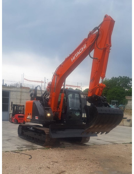 Hitachi ZX135US-6 - Escavatore: foto 1 Hitachi ZX135US-6 - Escavatore: foto 1