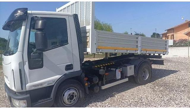Iveco EUROCARGO 75E14 - Furgone ribaltabile: foto 4 Iveco EUROCARGO 75E14 - Furgone ribaltabile: foto 4