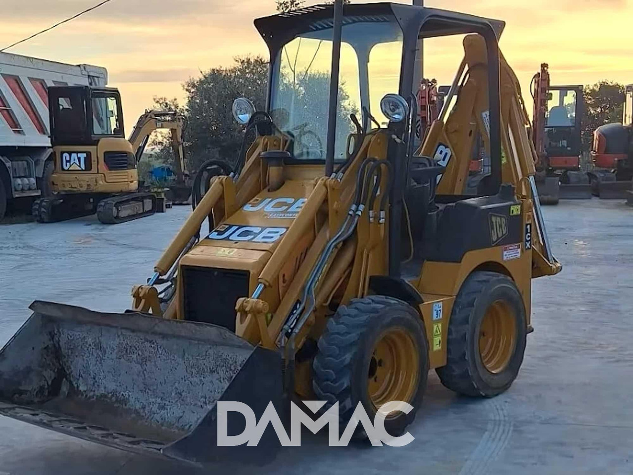 JCB 1CX - Terna: foto 1 JCB 1CX - Terna: foto 1