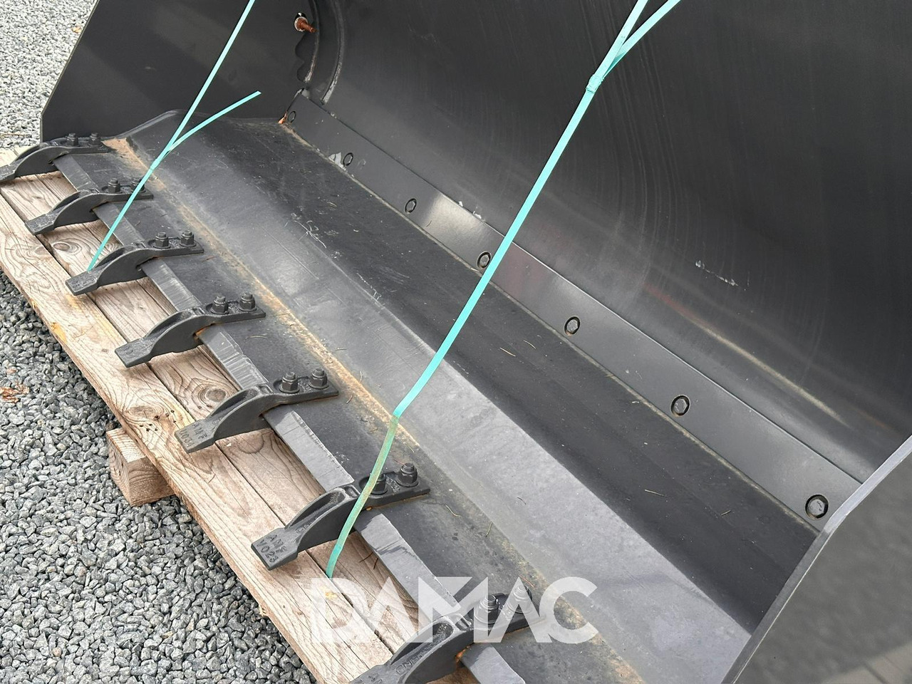 NEW HOLLAND 220 - Benna per pala: foto 3 NEW HOLLAND 220 - Benna per pala: foto 3