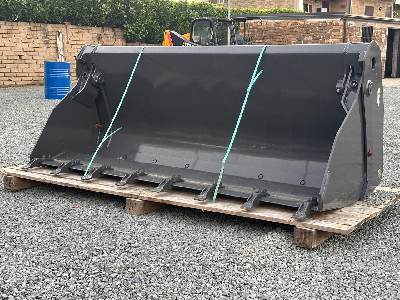 NEW HOLLAND 220 - Benna per pala: foto 2 NEW HOLLAND 220 - Benna per pala: foto 2