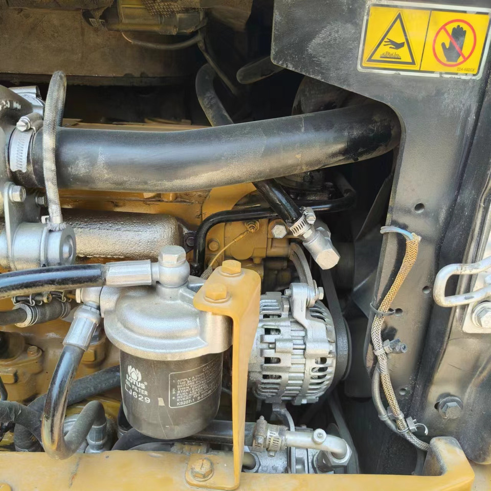 CATERPILLAR 305 - Miniescavatore: foto 2 CATERPILLAR 305 - Miniescavatore: foto 2