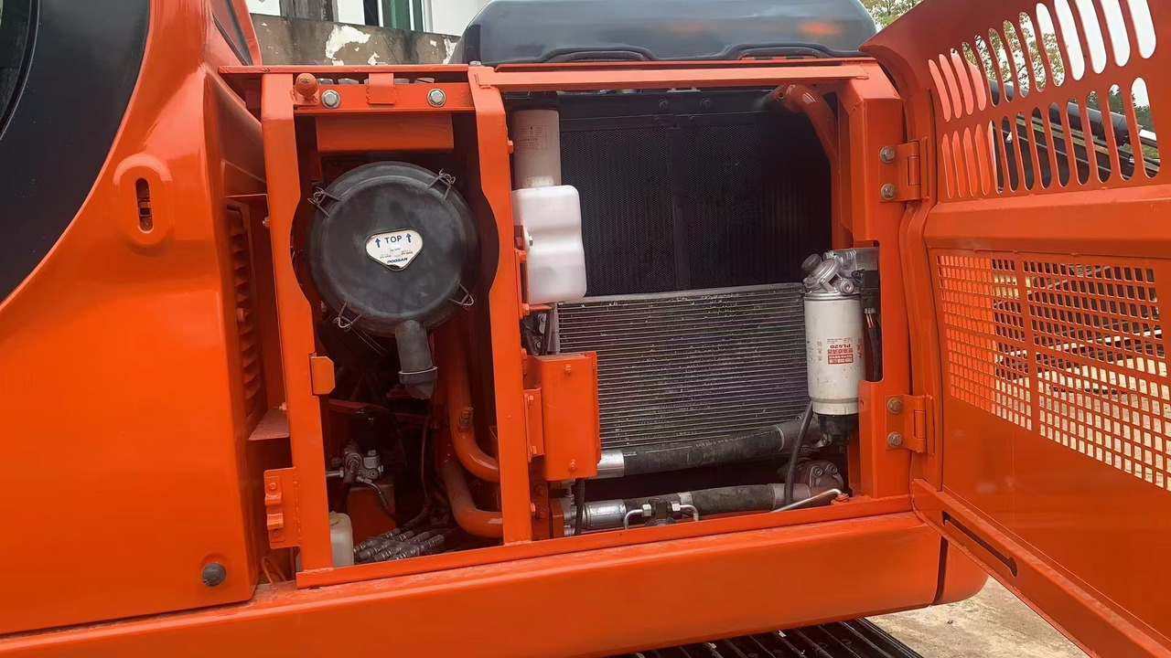 Escavatore cingolato DOOSAN DX150: foto 8