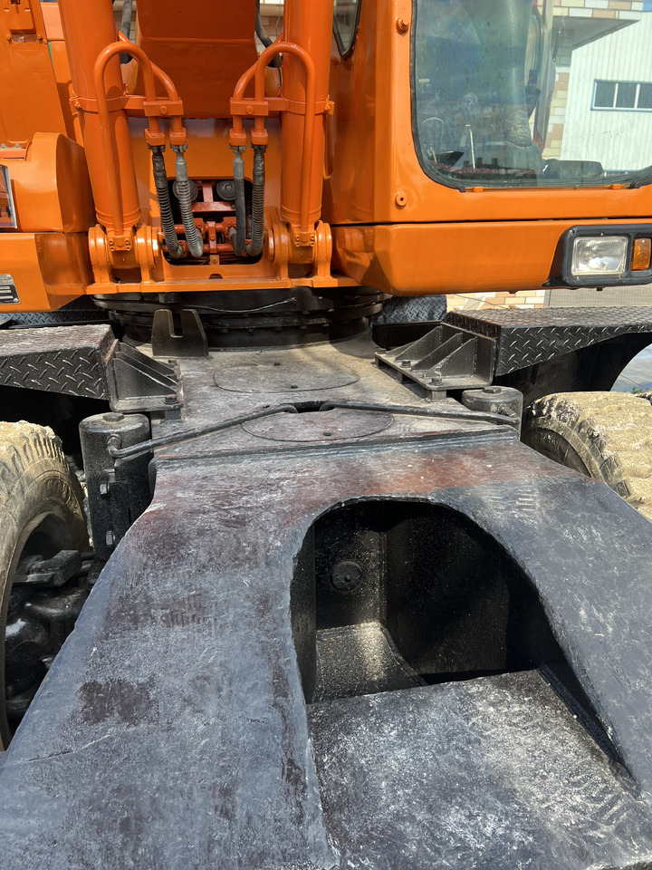 DOOSAN DX210 - Escavatore gommato: foto 5 DOOSAN DX210 - Escavatore gommato: foto 5