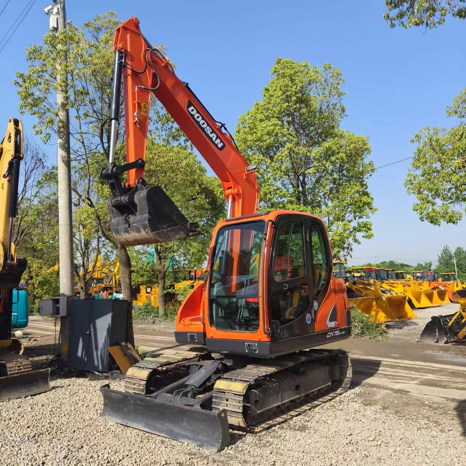 DOOSAN DX75 - Escavatore cingolato: foto 2 DOOSAN DX75 - Escavatore cingolato: foto 2