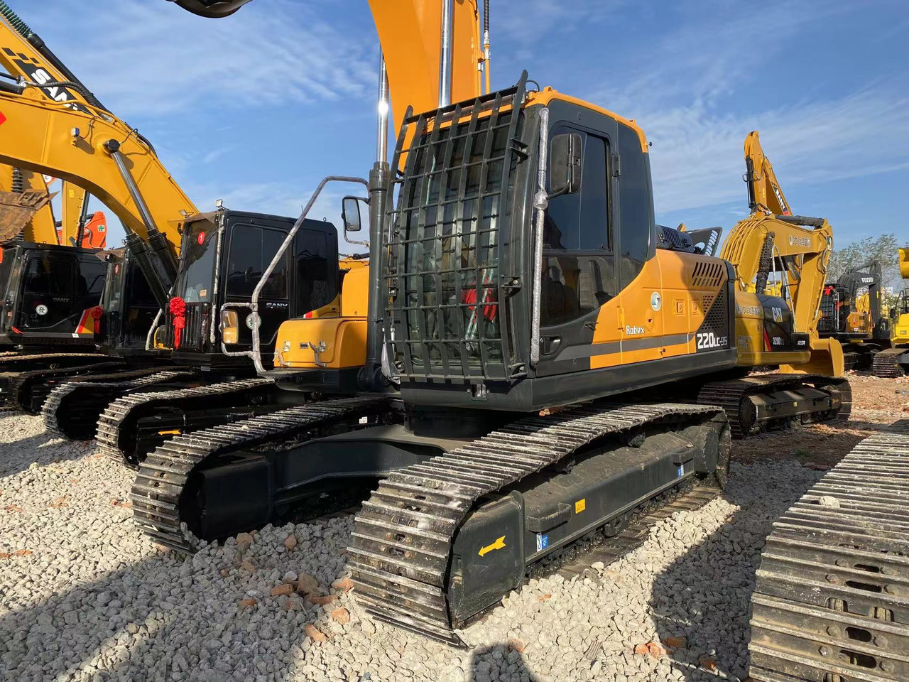 HYUNDAI R220-9S - Escavatore cingolato: foto 3 HYUNDAI R220-9S - Escavatore cingolato: foto 3