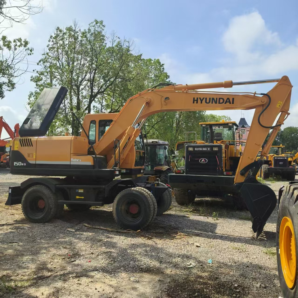 Hyundai R150W-7 - Escavatore gommato: foto 1 Hyundai R150W-7 - Escavatore gommato: foto 1