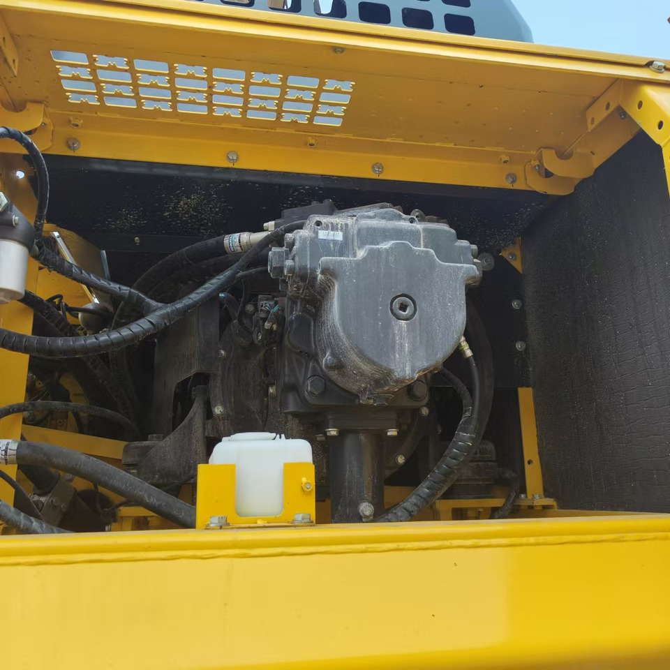 KOMATSU PC450 - Escavatore cingolato: foto 4 KOMATSU PC450 - Escavatore cingolato: foto 4