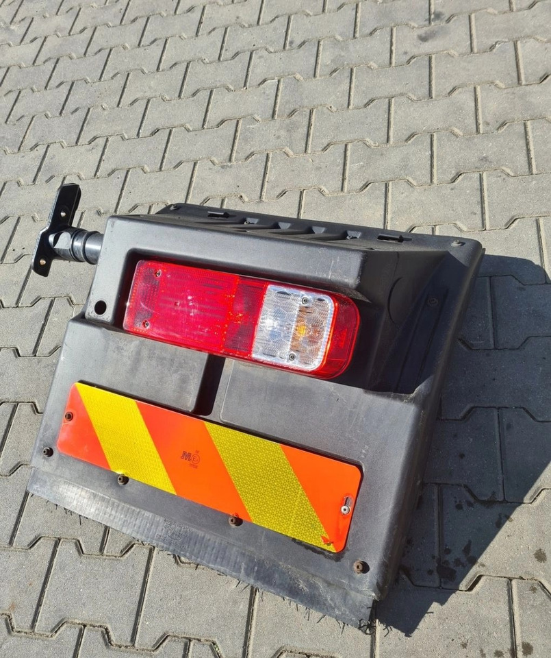 BŁOTNIK KOMPLETNY PRAWY TYŁ LAMPA CHLAPACZ MOCOWANIE FORD F-MAX CARGO - Parafango: foto 2 BŁOTNIK KOMPLETNY PRAWY TYŁ LAMPA CHLAPACZ MOCOWANIE FORD F-MAX CARGO - Parafango: foto 2