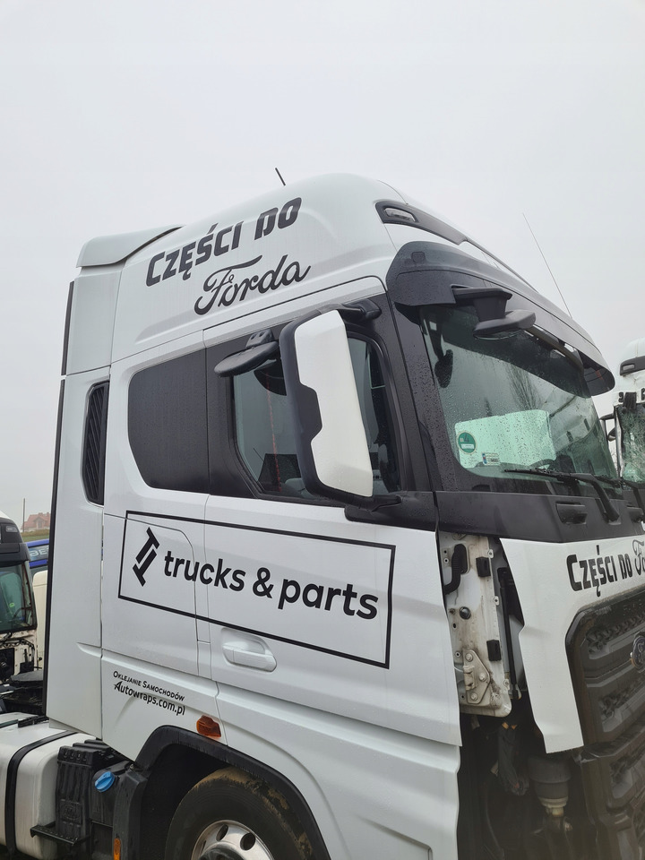 FORD KABINA KOMPLETNA FORD F-MAX 500 TRUCKS - Cabina per Camion: foto 2 FORD KABINA KOMPLETNA FORD F-MAX 500 TRUCKS - Cabina per Camion: foto 2