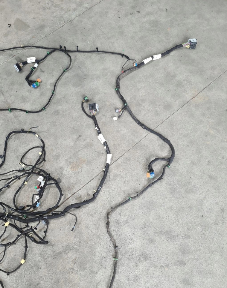 FORD WIĄZKA INSTALACJA KABINY KONSOLI DESKI ROZDZIELCZEJ FORD F-MAX 500 TRUCKS - Cavi/ Fili per Camion: foto 4 FORD WIĄZKA INSTALACJA KABINY KONSOLI DESKI ROZDZIELCZEJ FORD F-MAX 500 TRUCKS - Cavi/ Fili per Camion: foto 4