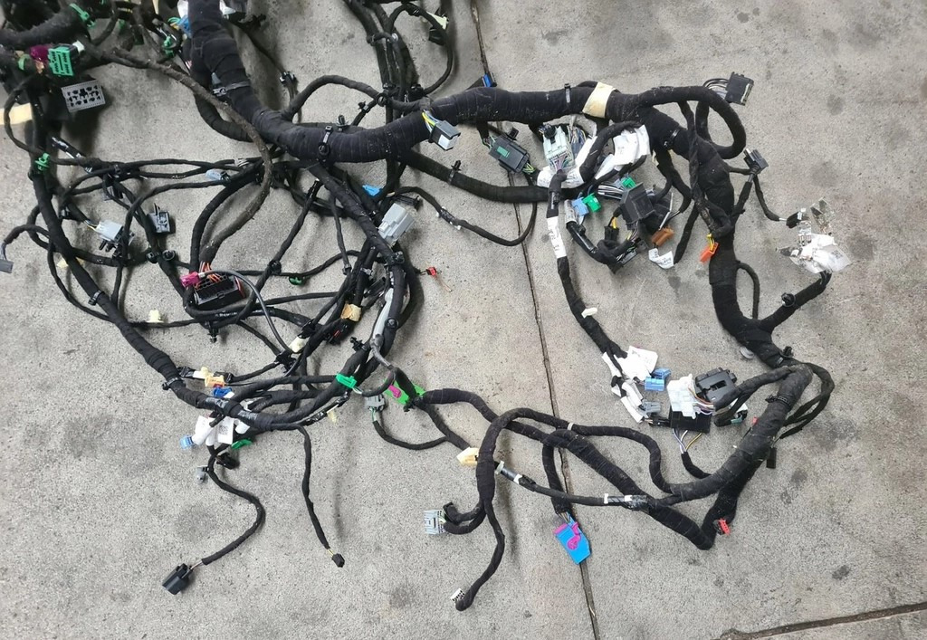 FORD WIĄZKA INSTALACJA KABINY KONSOLI DESKI ROZDZIELCZEJ FORD F-MAX 500 TRUCKS - Cavi/ Fili per Camion: foto 2 FORD WIĄZKA INSTALACJA KABINY KONSOLI DESKI ROZDZIELCZEJ FORD F-MAX 500 TRUCKS - Cavi/ Fili per Camion: foto 2